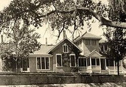 1887 Spanish Colonial photo