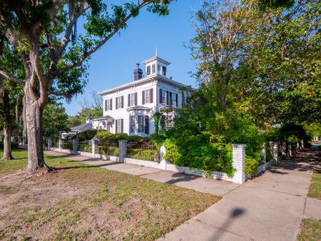 1880 Italianate photo