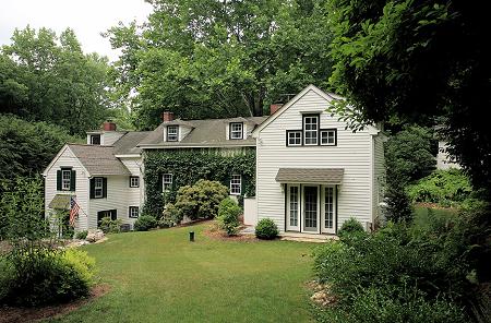 1800 Farmhouse photo