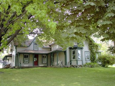 1840 Farmhouse photo