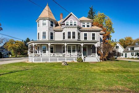 1892 Victorian: Queen Anne photo