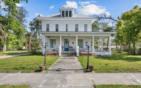 1900 American Foursquare photo