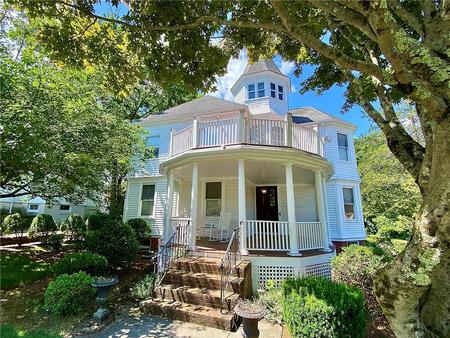 1920 Victorian: Queen Anne photo