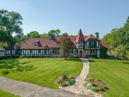1933 Grand Tudor photo