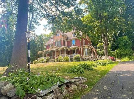 1888 Victorian: Queen Anne photo