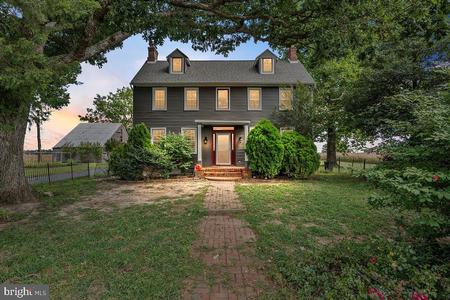 1840 Colonial Farmhouse photo