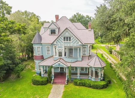 1898 Victorian: Queen Anne photo